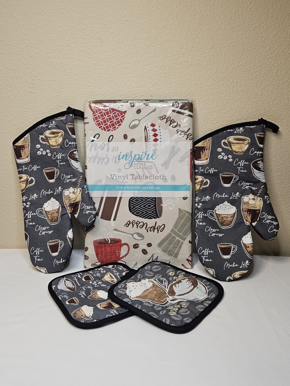 Coffee-Themed Kitchen Set | Tablecloth, Oven Mitts & Pot Holders | Coffee Lover